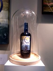 la maison du whisky Paris étiquette d'artiste