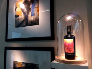 la maison du whisky Paris étiquette d'artiste