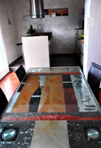 Tavolo sala da pranzo decorato a mano